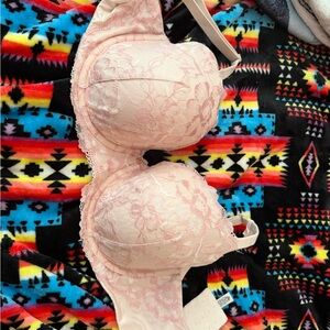 Victoria's Secret Light Pink Lace Underwire Bra